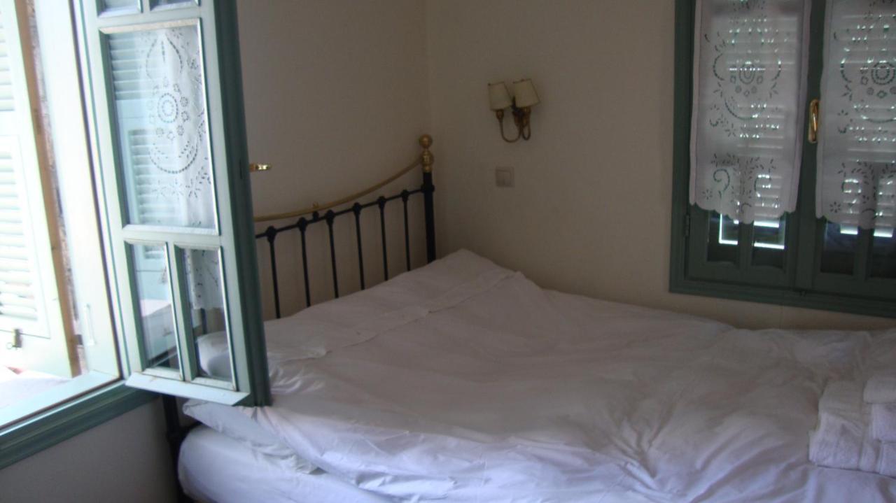 Oikia Alexandrou Traditional Inn Arnaía Habitación foto